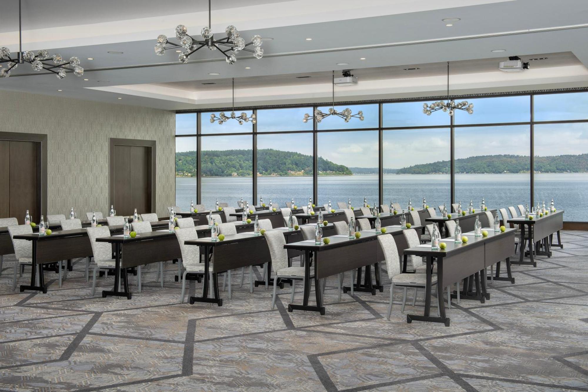 Silver Cloud Hotel Tacoma At Point Ruston Waterfront Exterior foto